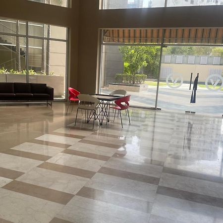 V Retreat Gurgaon Hotel Kültér fotó