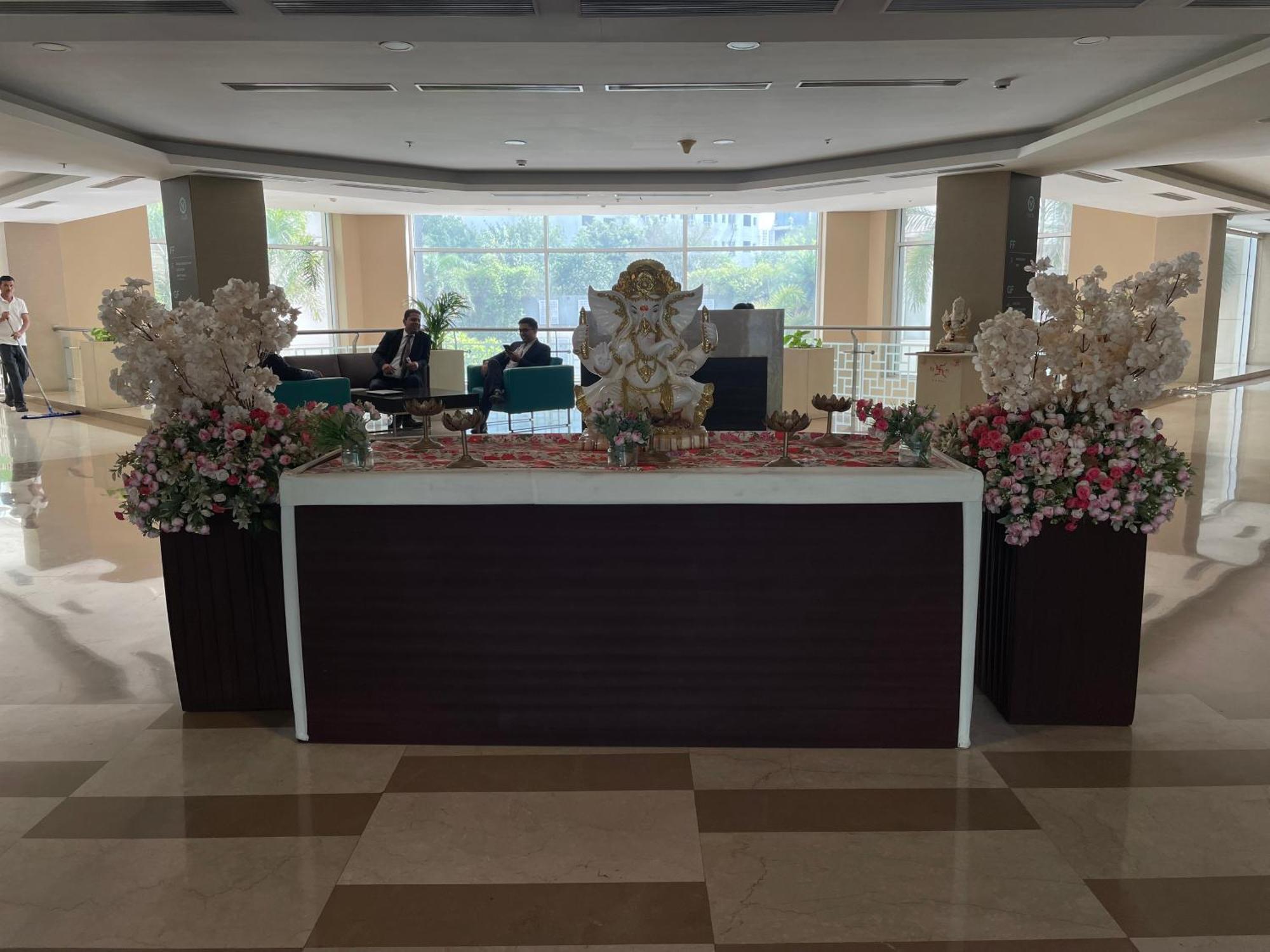 V Retreat Gurgaon Hotel Kültér fotó