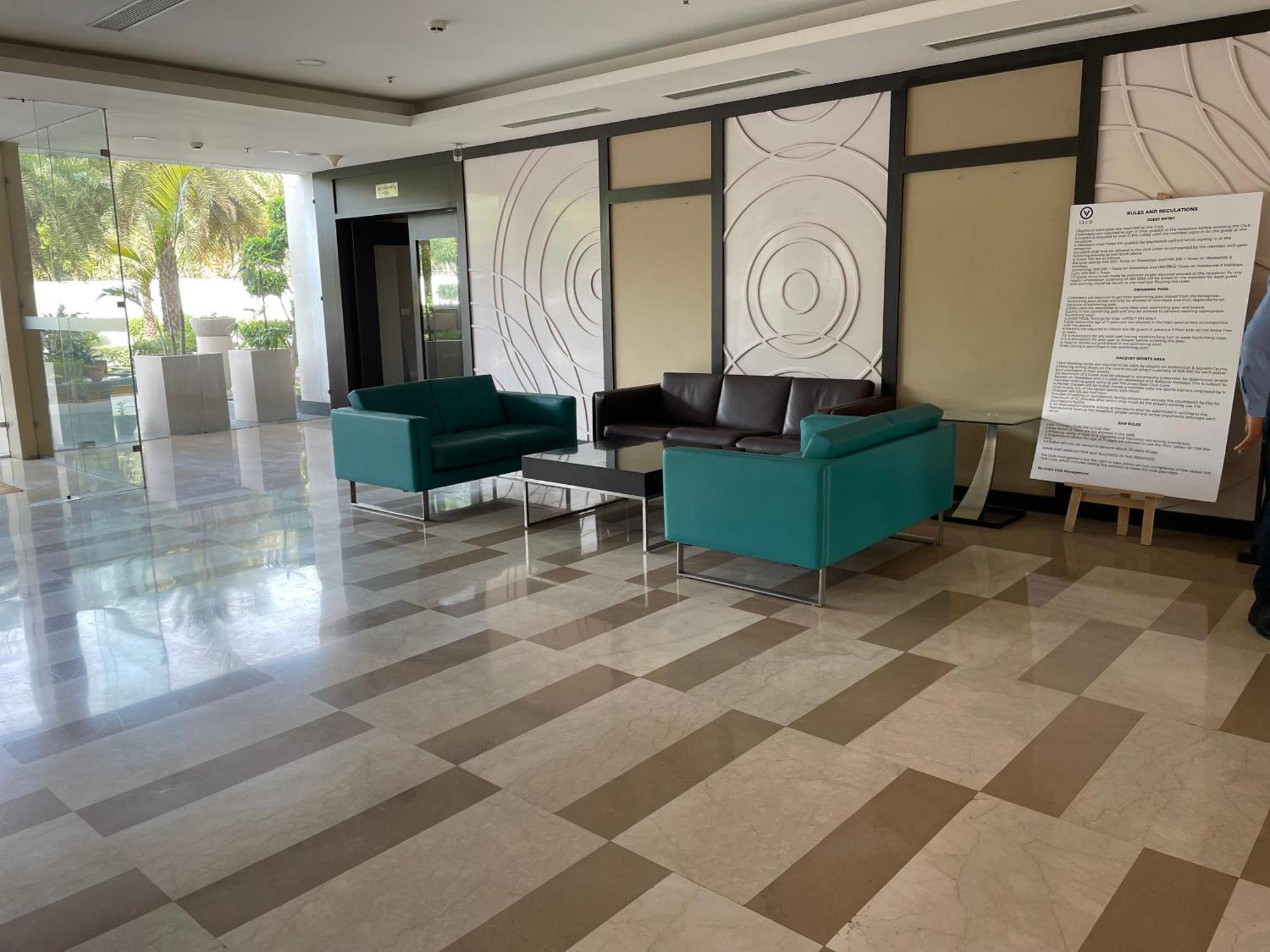 V Retreat Gurgaon Hotel Kültér fotó