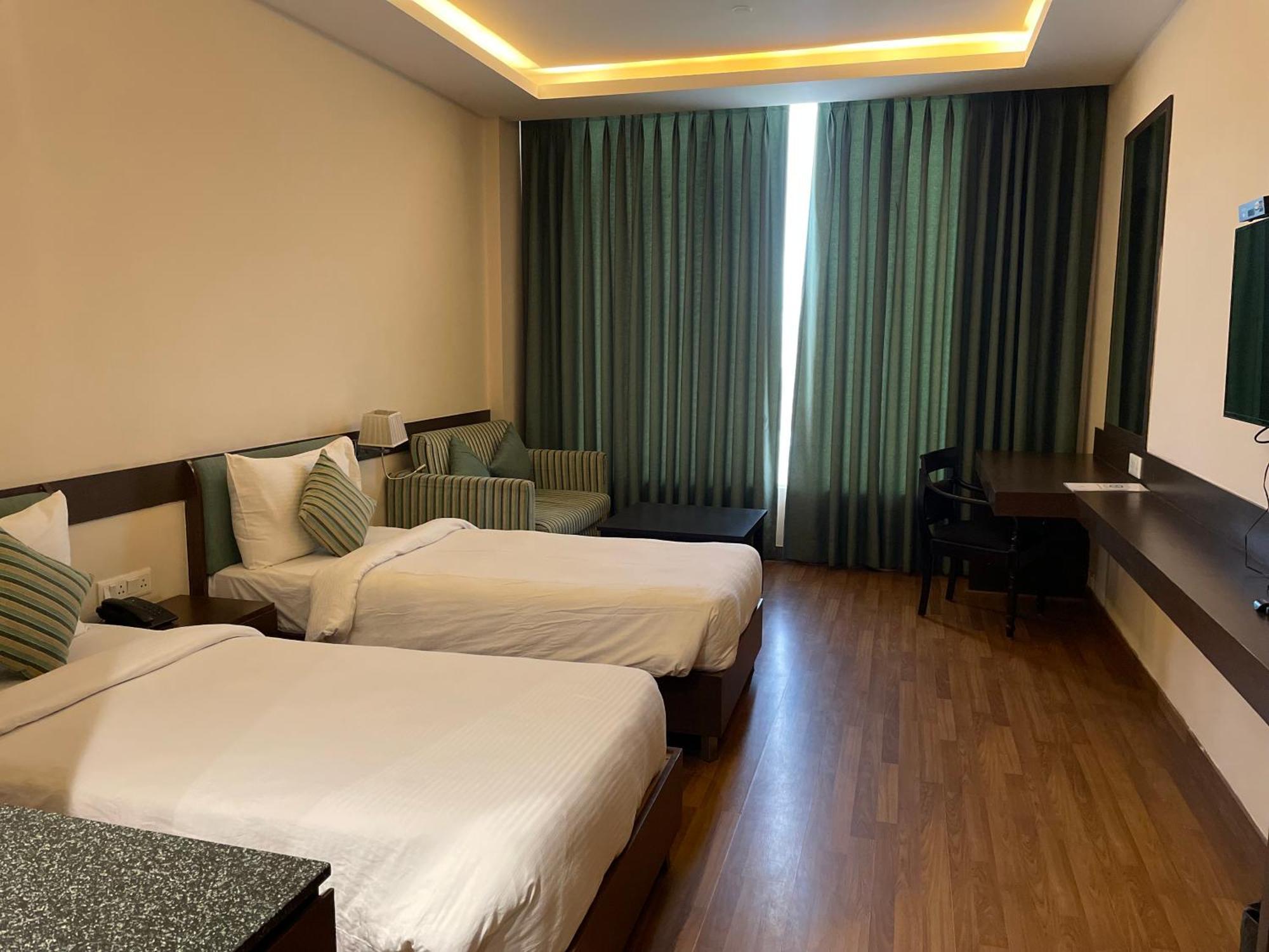 V Retreat Gurgaon Hotel Kültér fotó